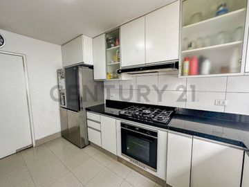 Venta moderno dpto en el Golf Los Inkas - Surco (ref: Cerros de Camacho)