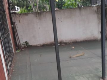 Departamento Tipo Casa en venta en Moron Centro