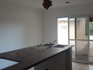 Departamento Tipo Casa en venta en Moron Centro