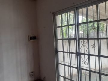 Departamento Tipo Casa en venta en Moron Centro