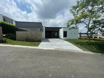 VENTA de CASAS en PEREIRA