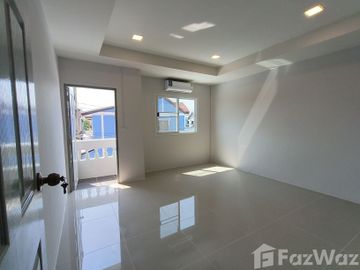 3 Bedroom Townhouse for sale at Tharntong 2