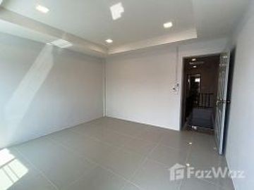 3 Bedroom Townhouse for sale at Tharntong 2