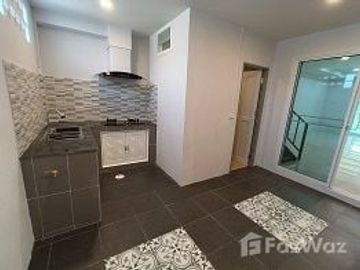 3 Bedroom Townhouse for sale at Tharntong 2