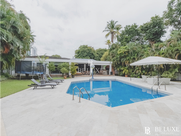 VENDO CASA CON PISCINA PRIVADA EN ALTOS DEL GOLF  (9)