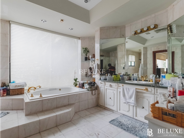 VENDO CASA CON PISCINA PRIVADA EN ALTOS DEL GOLF  (9)