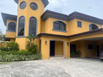 Venta de casa en Costa del Este (Antigua) GTA