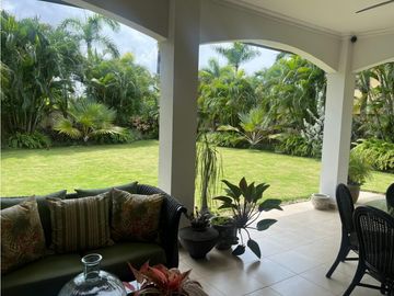 Venta de casa en Costa del Este (Antigua) GTA