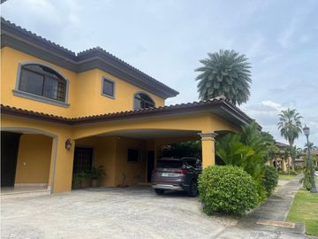 Venta de casa en Costa del Este (Antigua) GTA