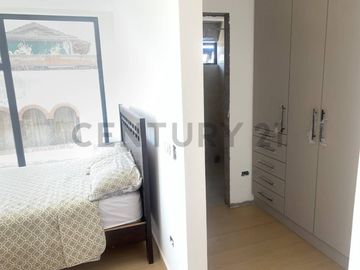Venta espectacular suite cerca Universidad