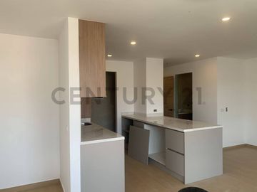 Venta espectacular suite cerca Universidad