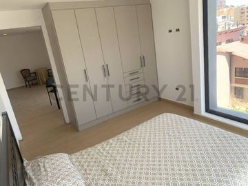 Venta espectacular suite cerca Universidad