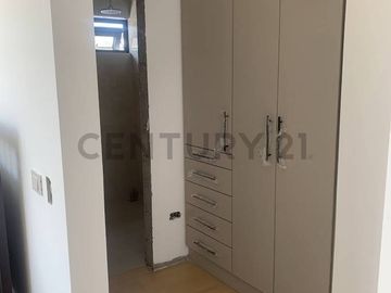 Venta espectacular suite cerca Universidad