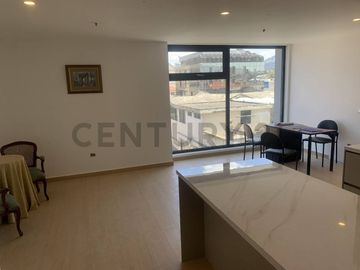 Venta espectacular suite cerca Universidad