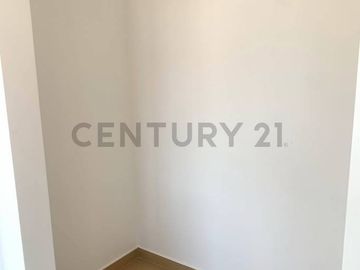 Venta espectacular suite cerca Universidad