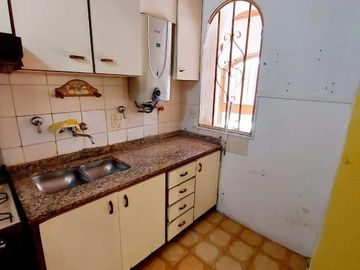 Venta Departamento Pasillo Dos Dormitorios Comodin Patio. Martin