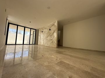 CASA EN VENTA EN PRIVADA EN EL NORTE DE MERIDA.