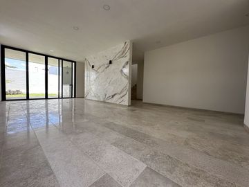 CASA EN VENTA EN PRIVADA EN EL NORTE DE MERIDA.