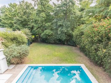 Casa en  venta en Boat Center , 3 dormitorios, piscina, quincho, cochera y amplio parque con amarra
