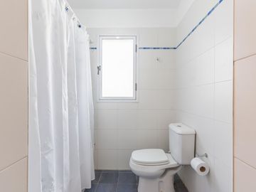 Casa en  venta en Boat Center , 3 dormitorios, piscina, quincho, cochera y amplio parque con amarra