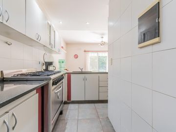 Casa en  venta en Boat Center , 3 dormitorios, piscina, quincho, cochera y amplio parque con amarra