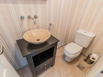 Casa en  venta en Boat Center , 3 dormitorios, piscina, quincho, cochera y amplio parque con amarra