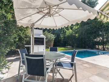 Casa en  venta en Boat Center , 3 dormitorios, piscina, quincho, cochera y amplio parque con amarra