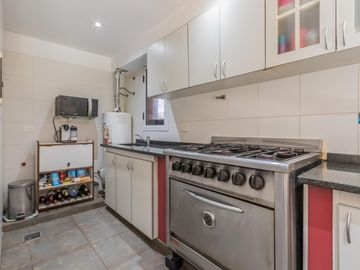 Casa en  venta en Boat Center , 3 dormitorios, piscina, quincho, cochera y amplio parque con amarra