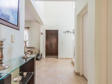 Casa en  venta en Boat Center , 3 dormitorios, piscina, quincho, cochera y amplio parque con amarra