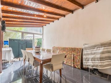 Casa en  venta en Boat Center , 3 dormitorios, piscina, quincho, cochera y amplio parque con amarra