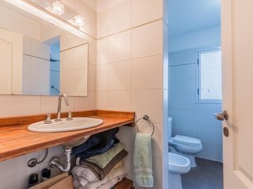 Casa en  venta en Boat Center , 3 dormitorios, piscina, quincho, cochera y amplio parque con amarra