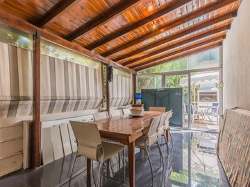 Casa en  venta en Boat Center , 3 dormitorios, piscina, quincho, cochera y amplio parque con amarra