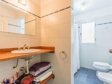 Casa en  venta en Boat Center , 3 dormitorios, piscina, quincho, cochera y amplio parque con amarra