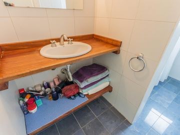Casa en  venta en Boat Center , 3 dormitorios, piscina, quincho, cochera y amplio parque con amarra