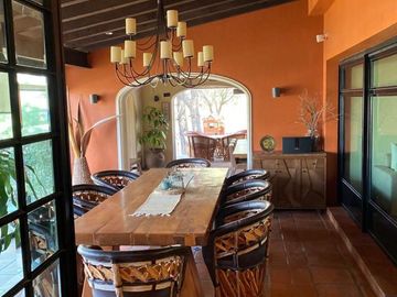 Exclusiva Residencia en Venta - Bugambilias, 2da Sección