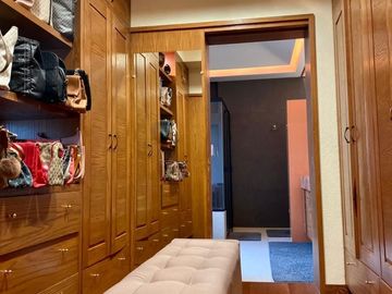 Exclusiva Residencia en Venta - Bugambilias, 2da Sección