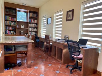 Exclusiva Residencia en Venta - Bugambilias, 2da Sección