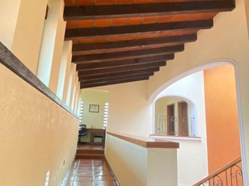 Exclusiva Residencia en Venta - Bugambilias, 2da Sección