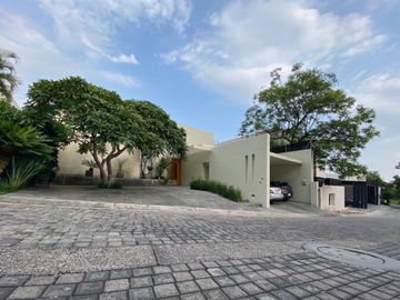 Casa en Real Las Quintas Cuernavaca, cerca del Parque Chapultepec