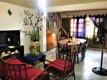 Casa en venta de 4 dormitorios c/ cochera en Las Heras