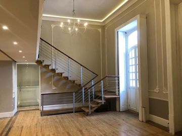 CASA COLONIAL CON USO DE SUELO COMERCIAL