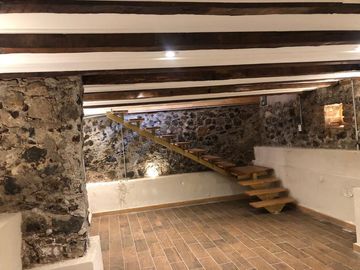 CASA COLONIAL CON USO DE SUELO COMERCIAL