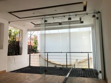 CASA COLONIAL CON USO DE SUELO COMERCIAL