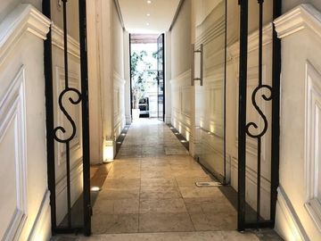 CASA COLONIAL CON USO DE SUELO COMERCIAL