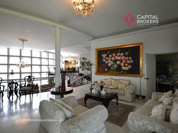 Casa de Lujo en Venta en Colonia  Ideal para Desarrollar Torre de Departamentos