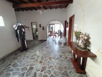 CASA EN VENTA LAURELES