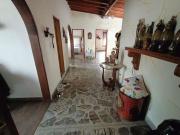 CASA EN VENTA LAURELES