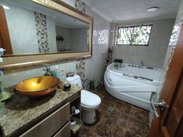 CASA EN VENTA LAURELES