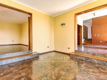 Venta casa de 6 dormitorios con piscina en Jardines del Sur