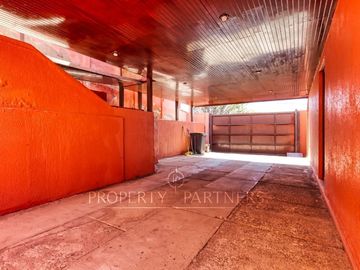 Venta casa de 6 dormitorios con piscina en Jardines del Sur